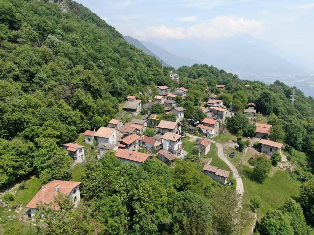 Casa Bucaneve & Ciclamino Gravedona Exteriör bild