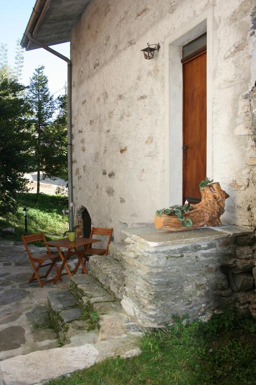 Casa Bucaneve & Ciclamino Gravedona Rum bild