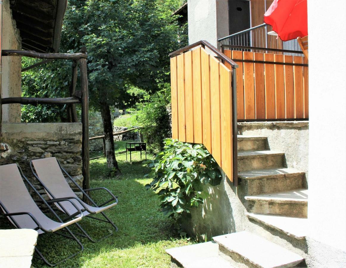 Casa Bucaneve & Ciclamino Gravedona Exteriör bild