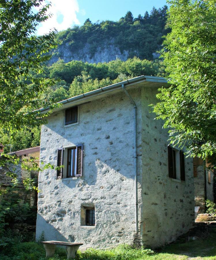 Casa Bucaneve & Ciclamino Gravedona Exteriör bild